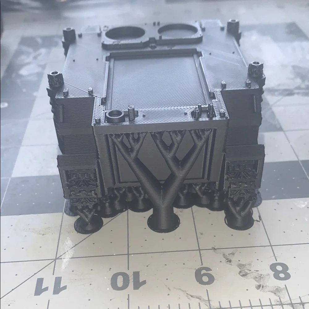 Black Model Tank Rhino - Picture 3 of 8